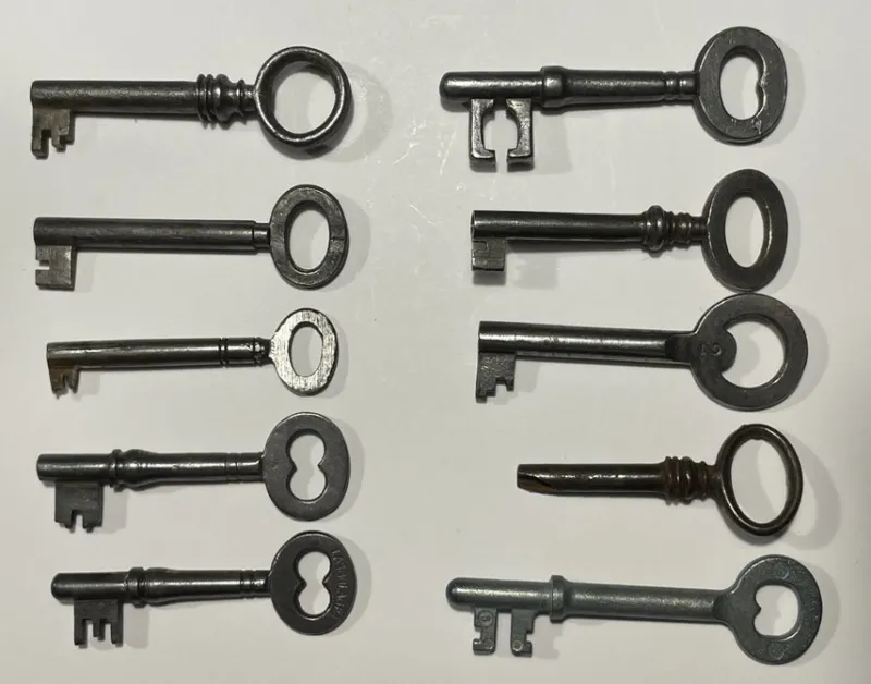 Tradera Antika nycklar> Beslag & Reservdelar