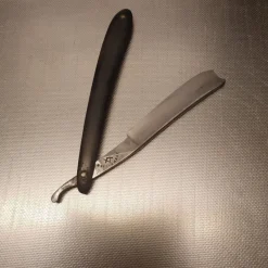 Tradera Rakning<Antikt Rakkniv John Barber med Frimurarsymbol