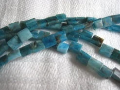 Tradera Apatit 2-hål rektangel ca. 5.5-6 x 5.5-6 x 2,5mm^ Smyckestillverkning