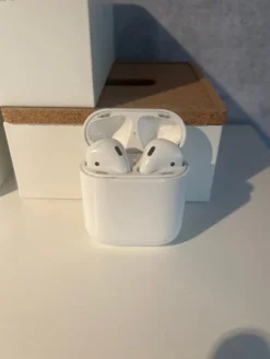 Tradera Apple AirPods^ Musiktillbehör