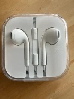 Tradera Apple Earphones^ Hörlurar
