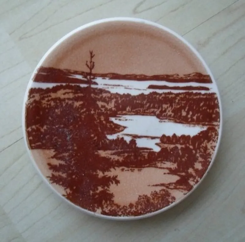 Tradera ARABIA Vackert litet FAT - De tusen sjöarnas land . . .> Keramik & Porslin, Utländskt