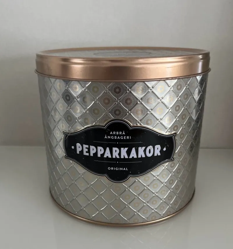 Tradera Plåtemballage<Arbrå Ångbageri Plåtburk, pepparkaksburk