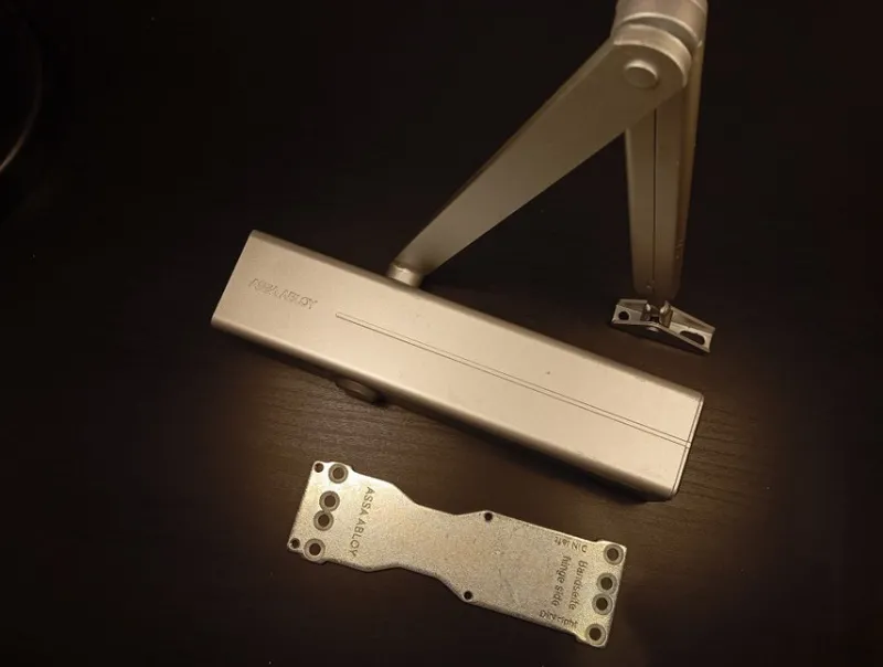 Tradera ASSA ABLOY Dörrstängare DC300> Lås & Larm