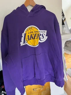 Tradera Basket<Authentic Nike Los Angeles Lakers Nike hoodie - XL