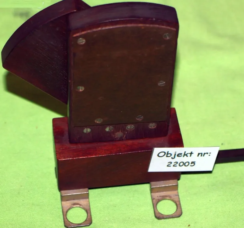 Tradera Avstämningsenhet (?) (22005)^ Elektronikkomponenter