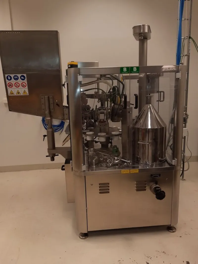 Tradera Specialannonser<Axomatic Optima 900 tubefyller for plasttuber.