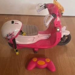 Tradera Baby Born Rosa El-Scooter med Hjälm och Fjärrkontroll> Dockskåp & Dockor