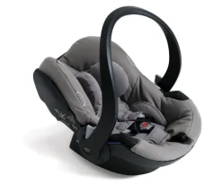 Tradera Babyzen Babyskydd iZi Go Inkl Barnvagnsadapter Rek Pris 3.099:-> Bilbarnstolar