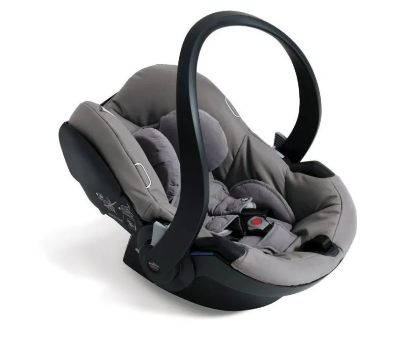 Tradera Babyzen Babyskydd iZi Go Inkl Barnvagnsadapter Rek Pris 3.099:-> Bilbarnstolar