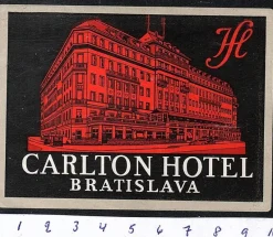 Tradera Kuriosa<Bagageetikett Carlton hotel, Bratislava Tjeckoslovakien hotell