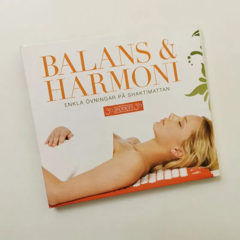 Tradera Yoga<BALANS & HARMONI ENKLA ÖVNINGAR PÅ SHAKTIMATTAN CD