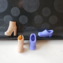 Tradera Barbie Skor - Beige och Lila^ Dockor
