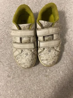 Tradera Barn Sneakers> Barnskor & Babyskor