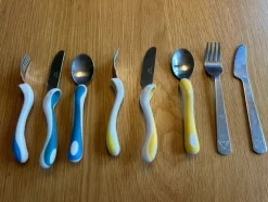 Tradera Barnbestick rostfritt stål/plast> Nappflaskor & Barnserviser