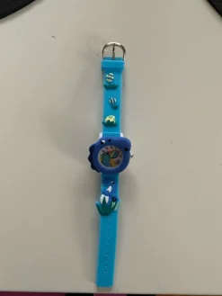 Tradera Barnklocka Dinosaurie - Blått silikonarmband helt ny^ Barnklockor