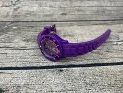 Tradera Barnklocka Lila gummiarmband^ Barnklockor