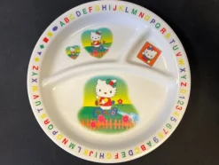 Tradera Barntallrik i plast, motiv Katt> Nappflaskor & Barnserviser