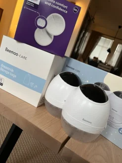 Tradera Beemoo CARE Wearable LED Elektrisk Bröstpump Dubbel> Amning & Graviditet