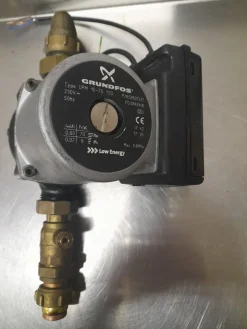 Tradera Begagnad Cirkulationspump Grundfos UPM 15-70> Vvs