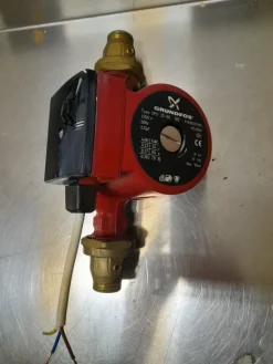 Tradera Begagnad Cirkulationspump Grundfos 25-60> Vvs