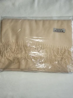 Tradera Beige sjal> Sjalar & Halsdukar