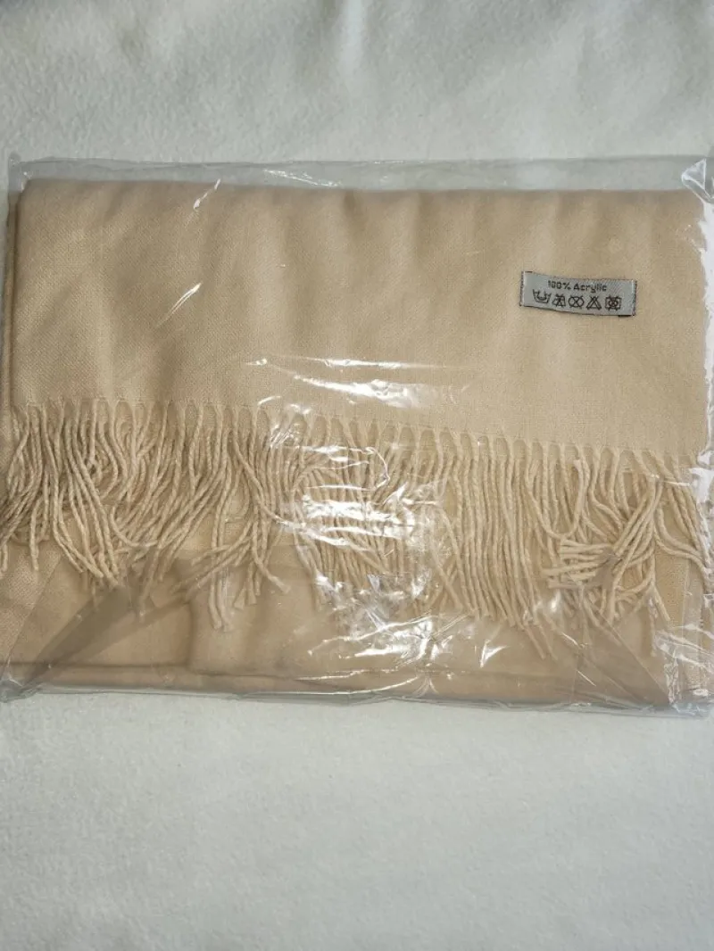 Tradera Beige sjal> Sjalar & Halsdukar