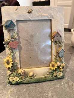 Tradera Bildram med fågelhusmotiv^ Ramar