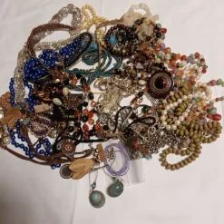 Tradera Smyckespaket<Bland smycken