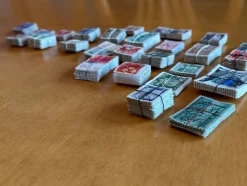 Tradera BLANDADE BUNTADE FRIMÄRKEN^ Flera Länder