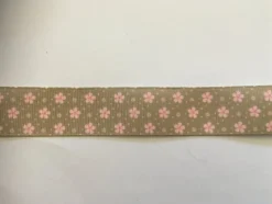 Tradera BLOMMOR på 1,5 M DEKORBAND till NAPPHÅLLARE HUNDHALSBAND NYCKELBAND^ Sömnad & Stickning