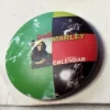 Tradera Pins & Nålar<BOB MARLEY / RASTA. Badge ,nålmärke. 25mm