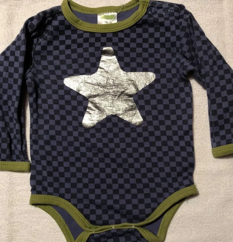 Tradera body med en stjärna stl 62 Superskick> Barnkläder