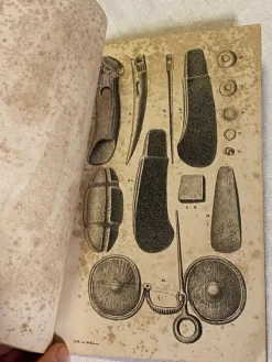 Tradera Bok. 1850 Beskrifning öfver formsaker funna i SKÅNE> Historia