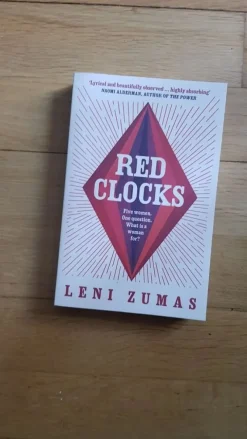Tradera Bok: Red Clocks - Leni Zumas> Övriga Böcker & Tidningar