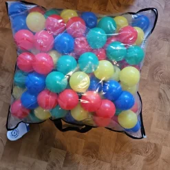 Tradera Bollhavs bollar i praktisk förvaringsväska 138st> Övriga Leksaker