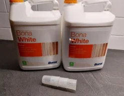 Tradera Bona White Primer Grundlack ger trägolvet ett vitlaserat utseende. 10L> Golv, Kakel & Klinker