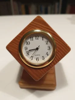 Tradera Bords klocka i Trä^ Övrigt Klockrelaterat