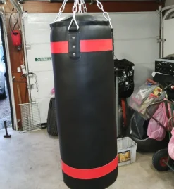 Tradera Boxning<Boxningssäck med handskar, 2 par handskar