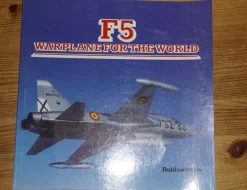Tradera bra bok om flyg * F5 WARPLANE FOR THE WORLD> Flyg- & Flyghistoria