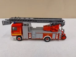 Tradera Leksaks- & Samlarbilar<Brandbil märke Schuco Mycket fin bil.