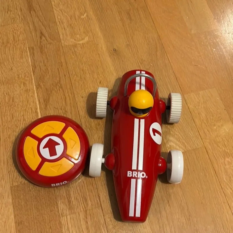 Tradera BRIO Radiostyrd Bil> Brio & Träleksaker
