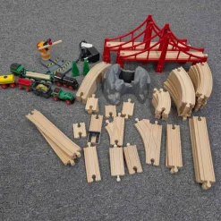 Tradera BRIO tågbana i trä Lok vagnar timmer Tillbehör> Brio & Träleksaker