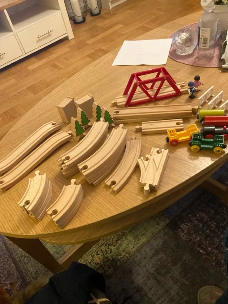 Tradera Brio tågbana inkl bro m m> Brio & Träleksaker