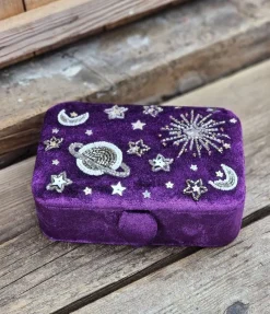 Tradera Smyckeskrin & -förvaring<Broderad ask för smycken, kristaller och tarotkort, Galax