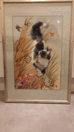 Tradera Broderi Kina cirka 1980. Chinese silk embrodery. Size 82 x 55 cm incl. frame.^ Övrig Konst