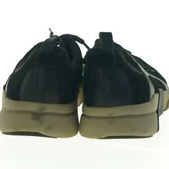 Tradera Herrskor<Brugte sorte sneakers fra Mark Nason (str. 46)