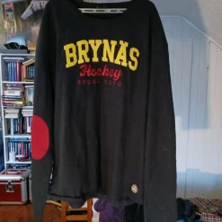 Tradera Sportmemorabilia<Brynas svart tröja, storlek XXXL