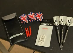 Tradera Dart<Bulls (22g, tungsten) dartpilar inkl. tillbehör