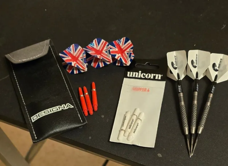 Tradera Dart<Bulls (22g, tungsten) dartpilar inkl. tillbehör